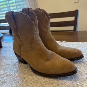 Women’s Tecovas Size 9